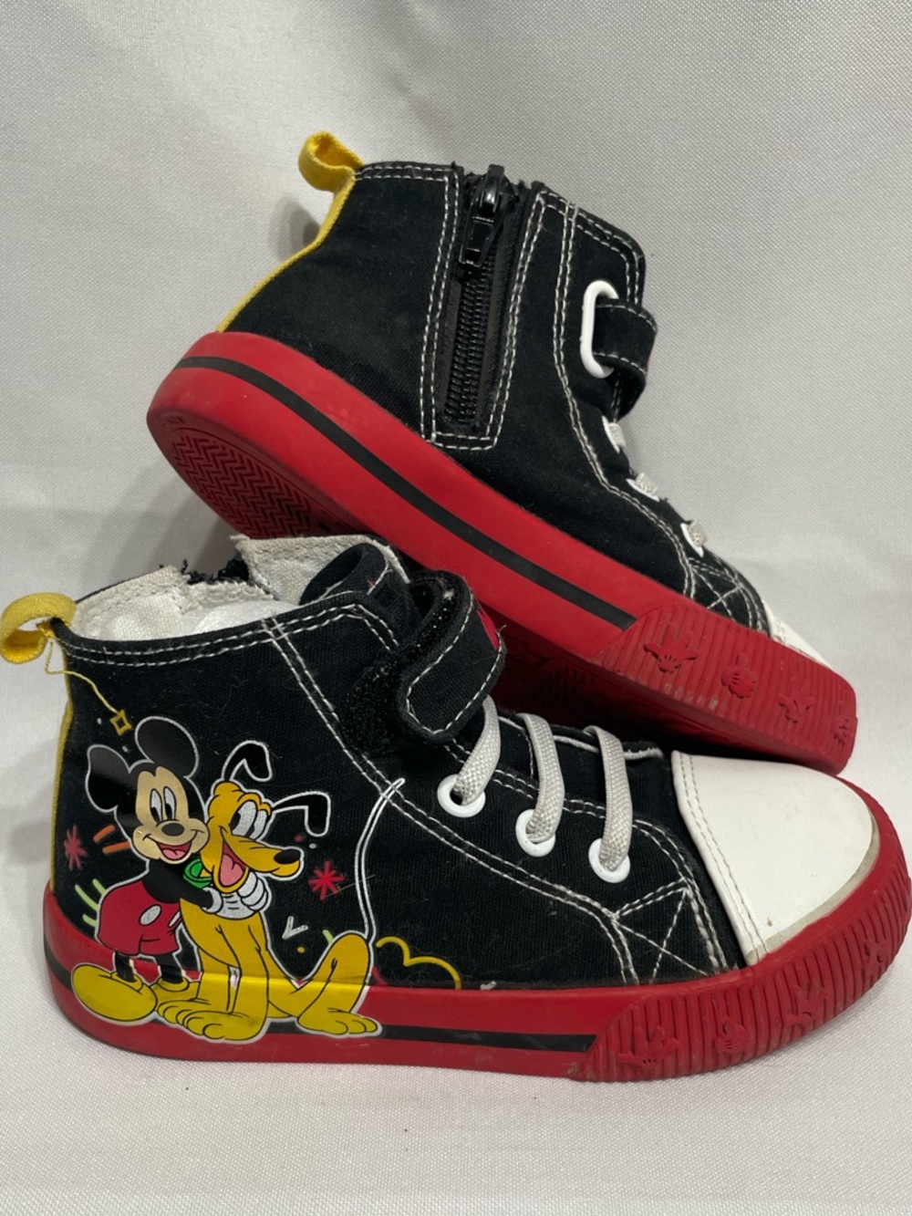 Youth Toddler Size 9 Disney Mickey Mouse High Top Canvas Sneakers EUC